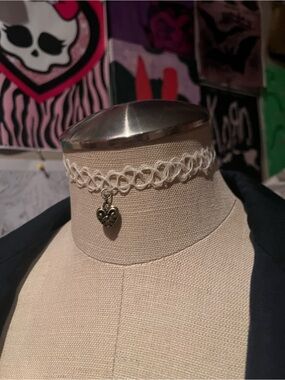 White Lace Heart Charm Choker Necklace - Women Jewelry